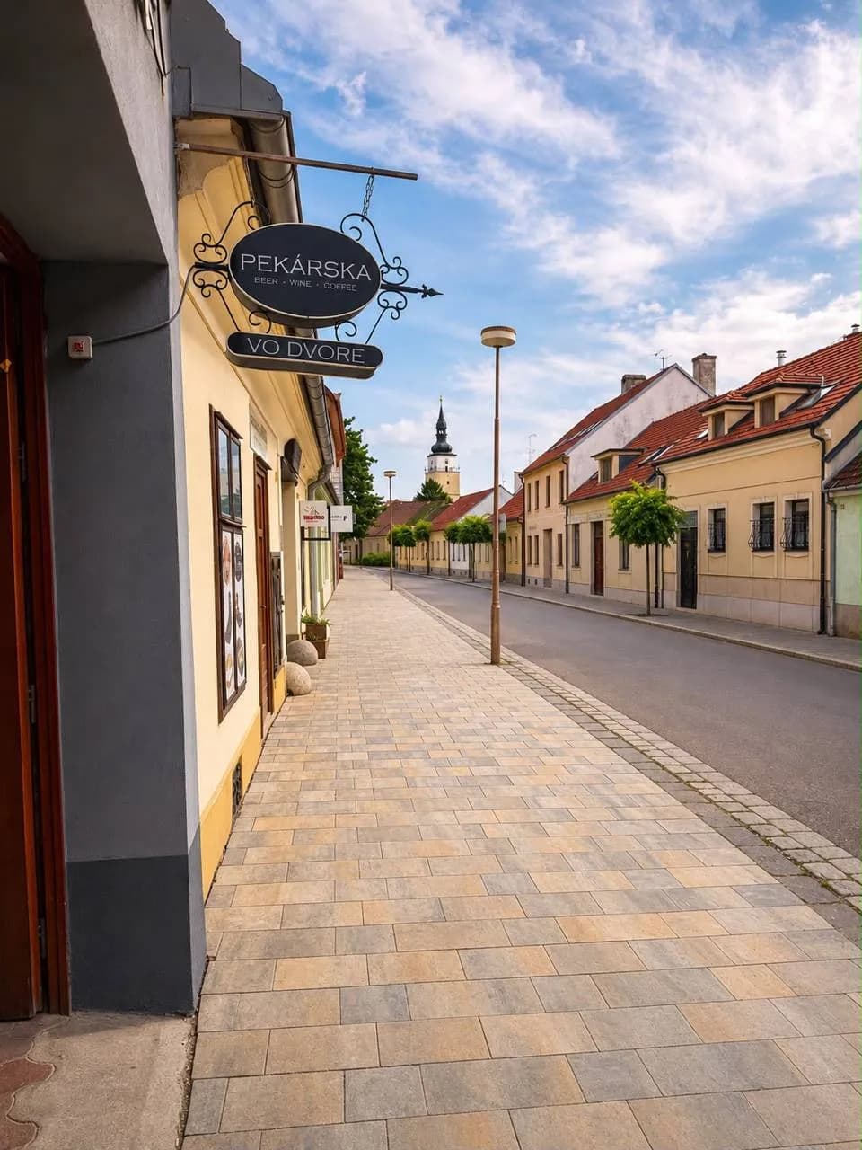Pešia zóna na Pekárskej ulici v centre Trnavy